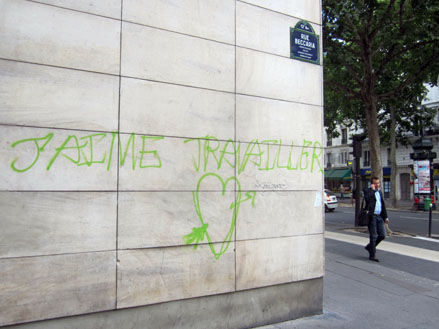 12-06-21-GRAFFITI-PArisXII-rueBeccaria2-archyves