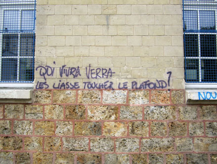 12-06-26-GRAFFITI-ParisXX-rueFessart2-archyves