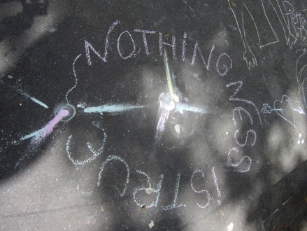 12-07-05-GRAFFITI-ParisXX-placeOctaveChanute5-archyves