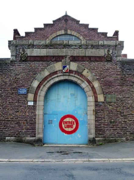 12-08-15-GRAFFITI-Rennes-exPrisonJacquesCartier-photoExpoTempo