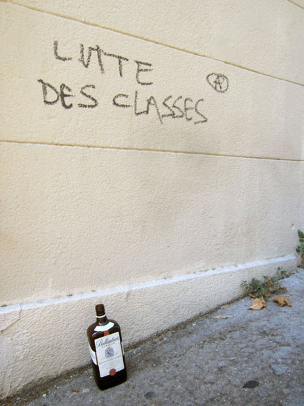 12-08-GRAFFITI-Marseille-QuartierCoursJulien18-archyves