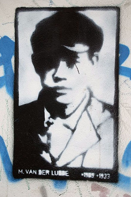 07-04-POCHOIR-Berlin-MArinusvanderLubbe 2-Archyves